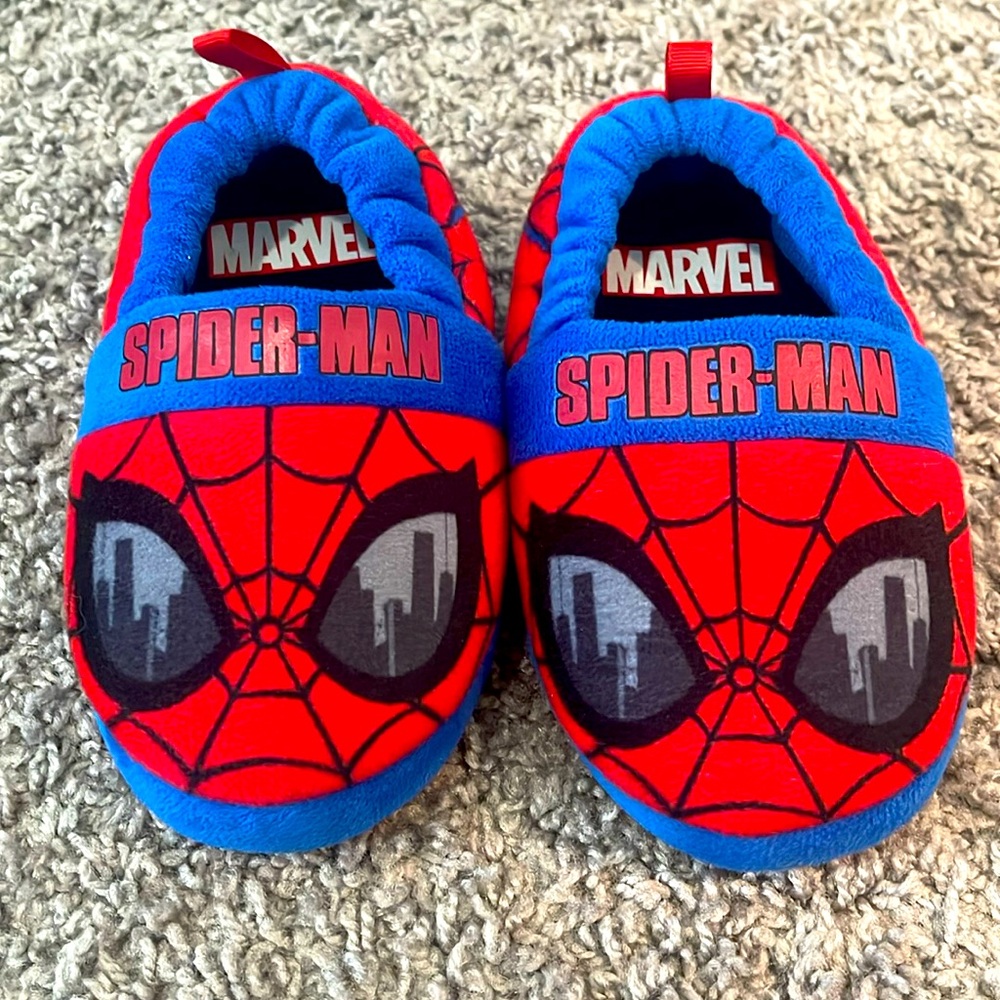 Toddler size 7/8 Marvel house shoes